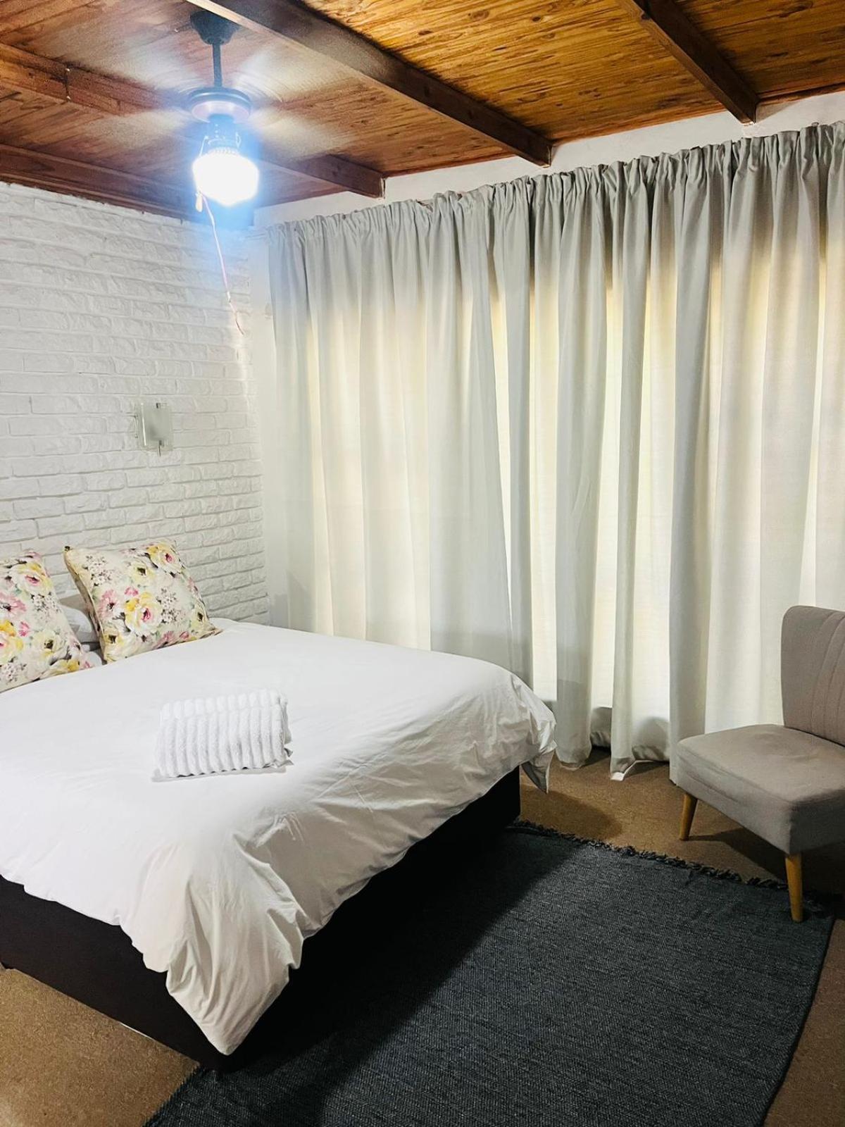 The Hart House Bed & Breakfast Hartbeespoort Eksteriør bilde